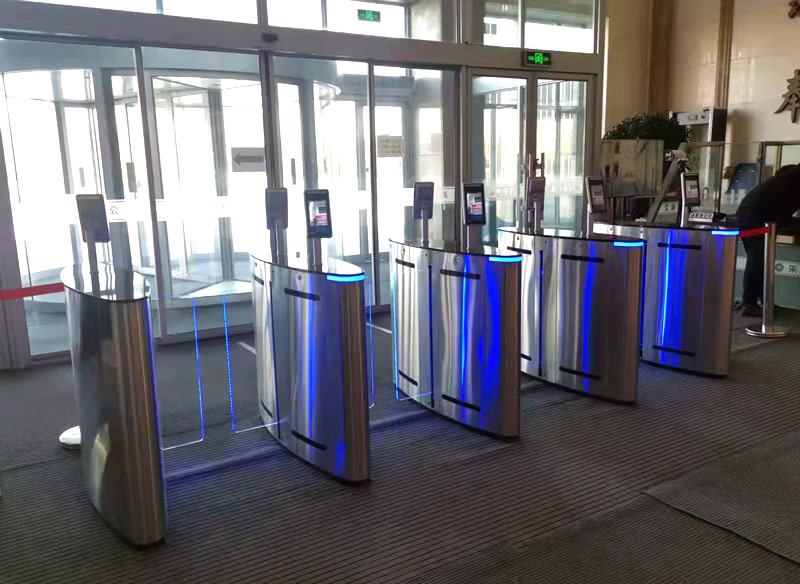 人臉識(shí)別測溫閘機(jī)廠家多嗎?