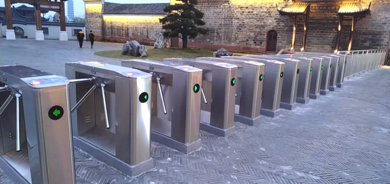 智能三輥閘廠家以及產(chǎn)品特點(diǎn)和功能介紹主要有哪些？