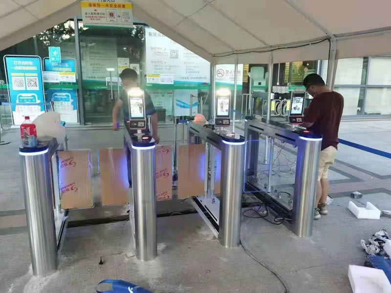 什么是人行翼閘？人行翼閘的寬度又是多少？