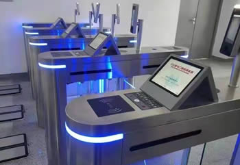 翼閘擺閘三輥閘哪個更好？